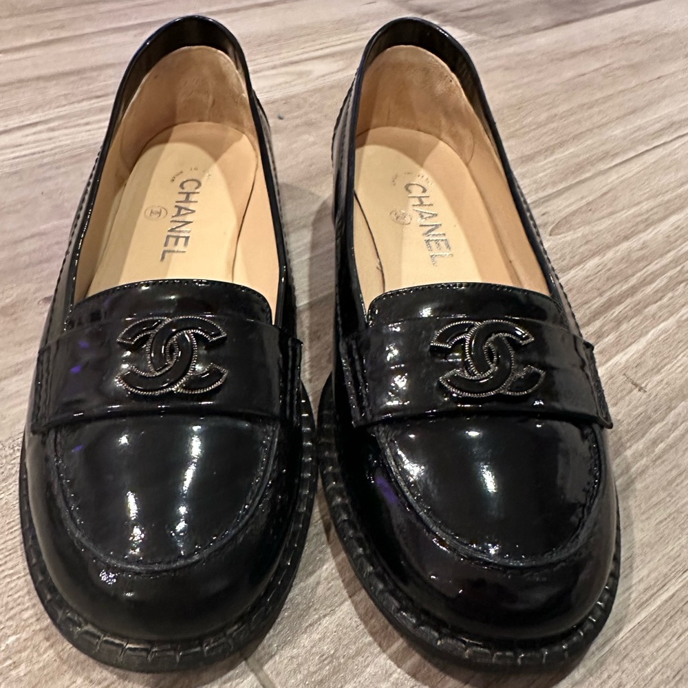Chanel Parent Leather Loafers With CC Logo Size 38 EU